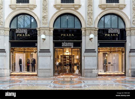 prada women galleria vittorio emanuele ii milano mi|Prada Unveils New Boutique at The Somerset Collection.